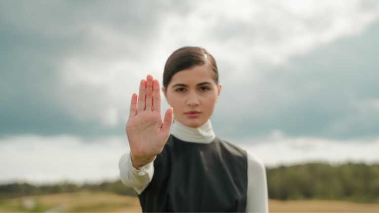 Technika asertywna wracanie do faktów